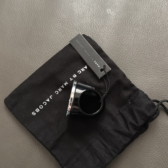 Marc By Marc Jacobs Black and Blue lenticular Cat Ring - Picture 5 of 5